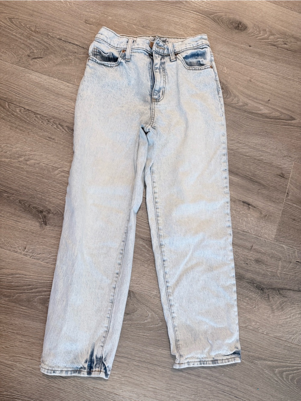 Universal Thread Light Wash Straight Leg Jeans